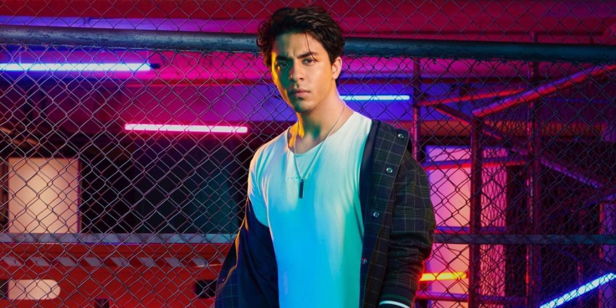 Aryan Khan announces his big Bollywood debut; a proud SRK leaves a lovely message in the comments